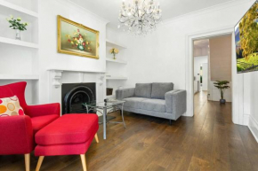 Traditional 2-Bed Terrace House in Millers Point